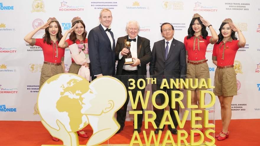 Vietjet nhận giải thưởng danh tiếng World Travel Awards về dịch vụ khách hàng